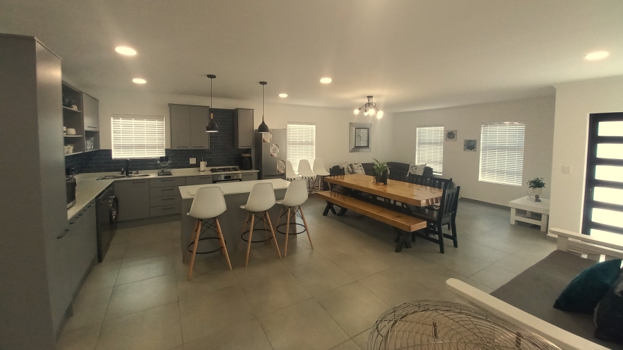 4 Bedroom Property for Sale in Sandy Point Western Cape